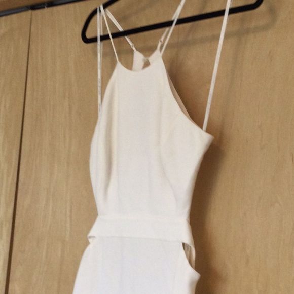 Halston Heritage Cutout Back Halter Gown - Picture 5 of 10